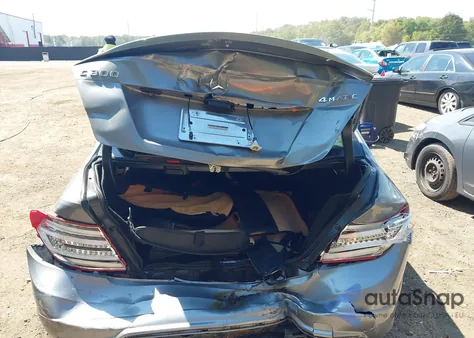 2014 Mercedes-Benz C 300 Sport 4Matic z USA, uszkodzony, nr VIN WDDGF8AB5ER315087